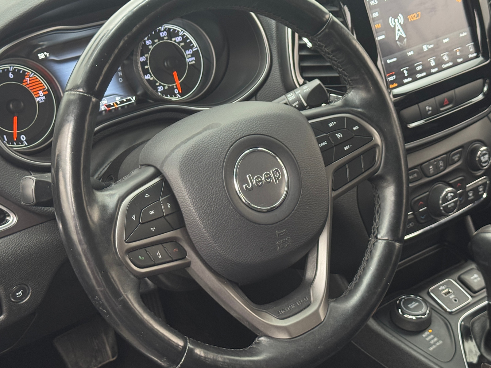 Thumbnail: 2019 Jeep Cherokee - 4