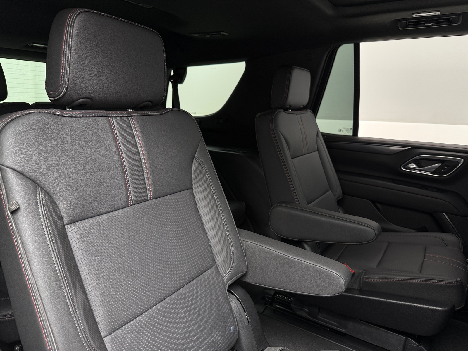 Thumbnail: 2023 Chevrolet Tahoe - 5