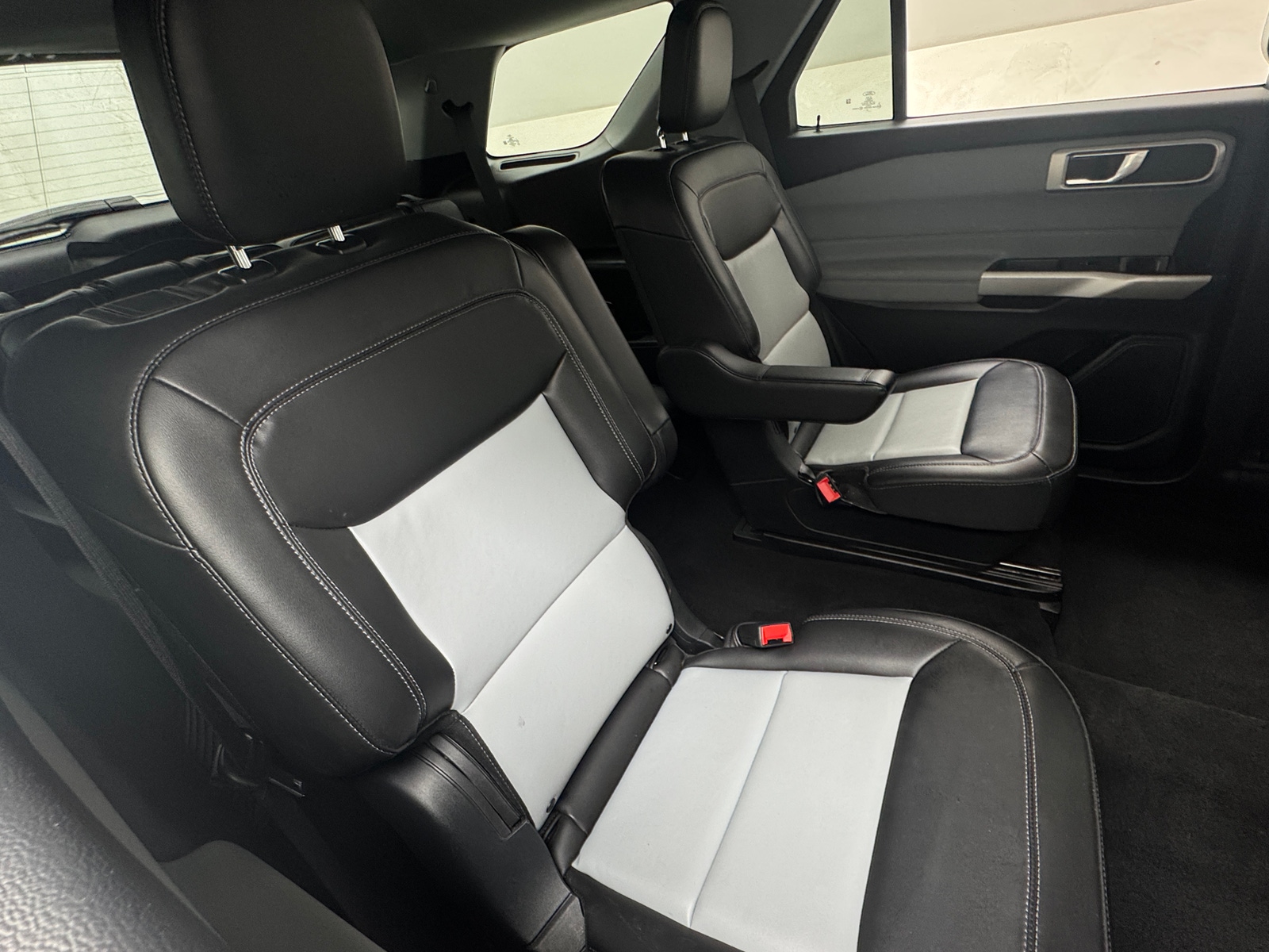 Thumbnail: 2022 Ford Explorer - 6