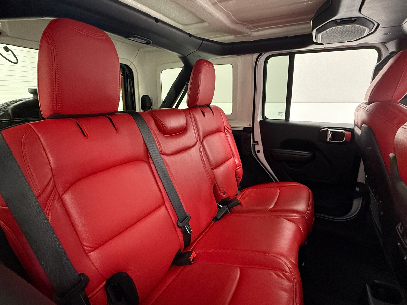 Thumbnail: 2019 Jeep Wrangler - 6