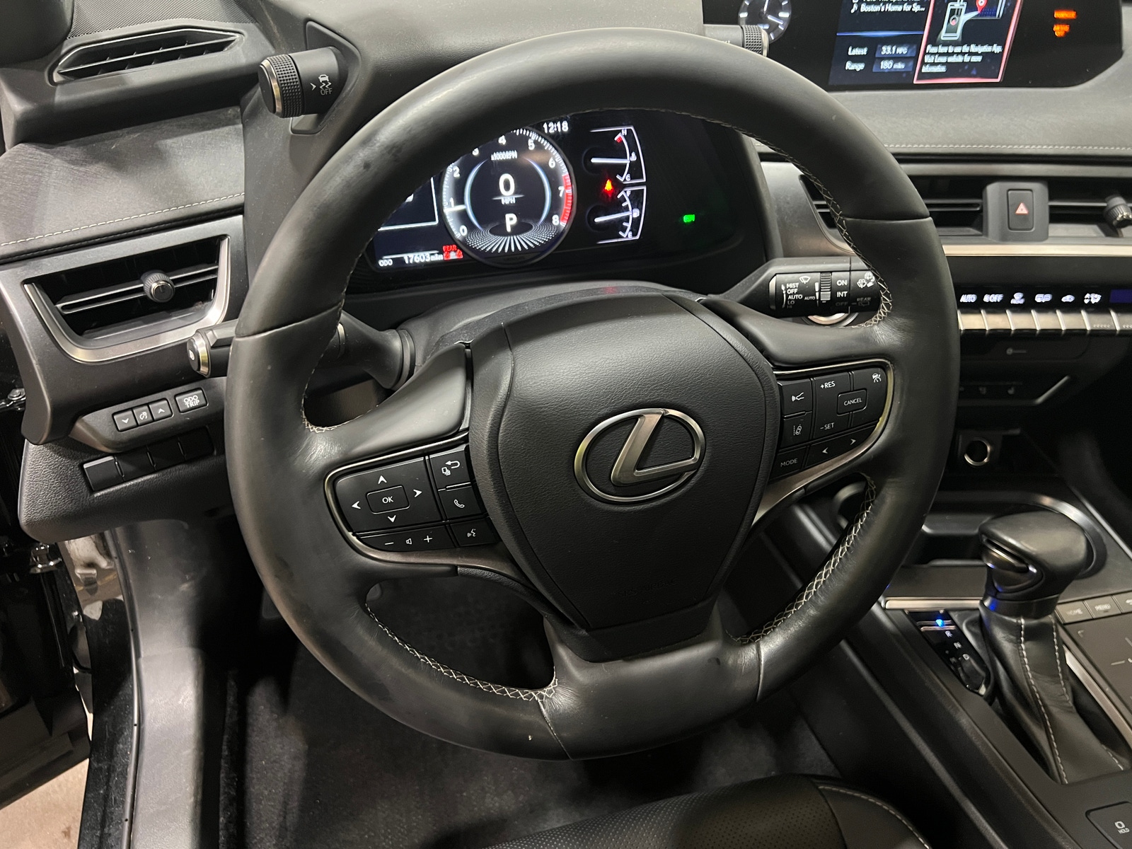 Thumbnail: 2019 Lexus UX - 4