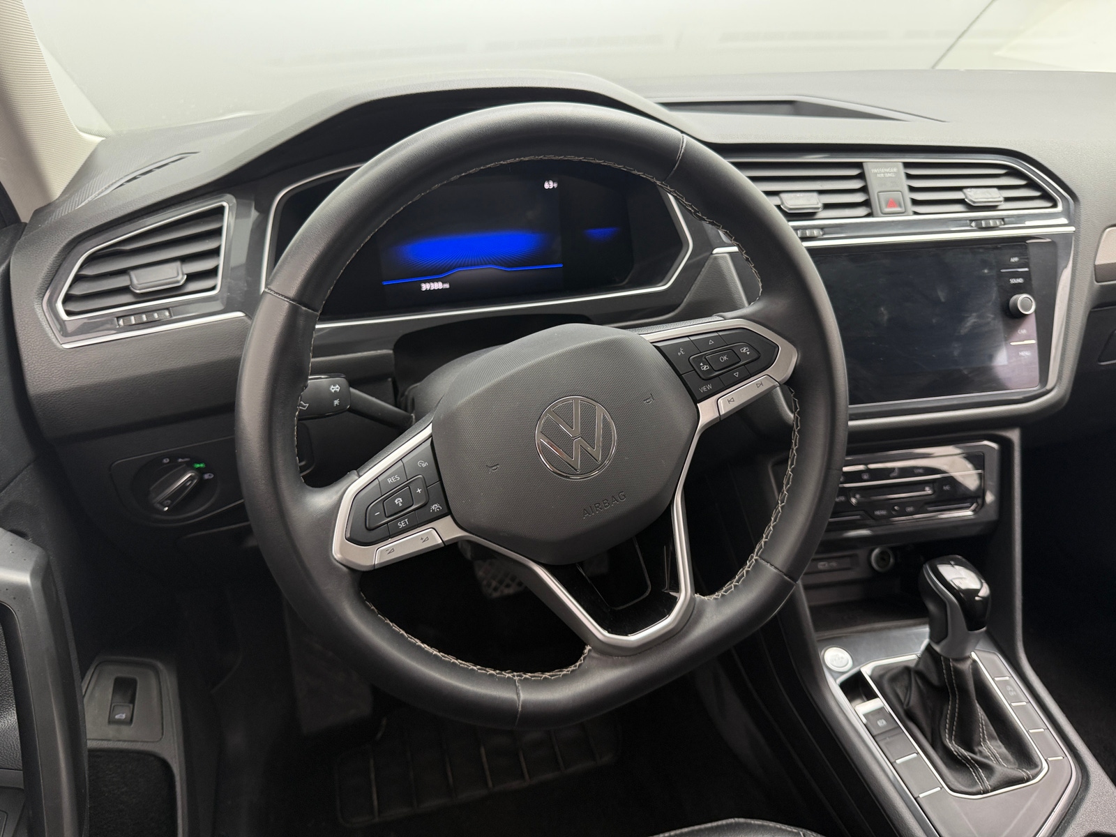 Thumbnail: 2024 Volkswagen Tiguan - 4