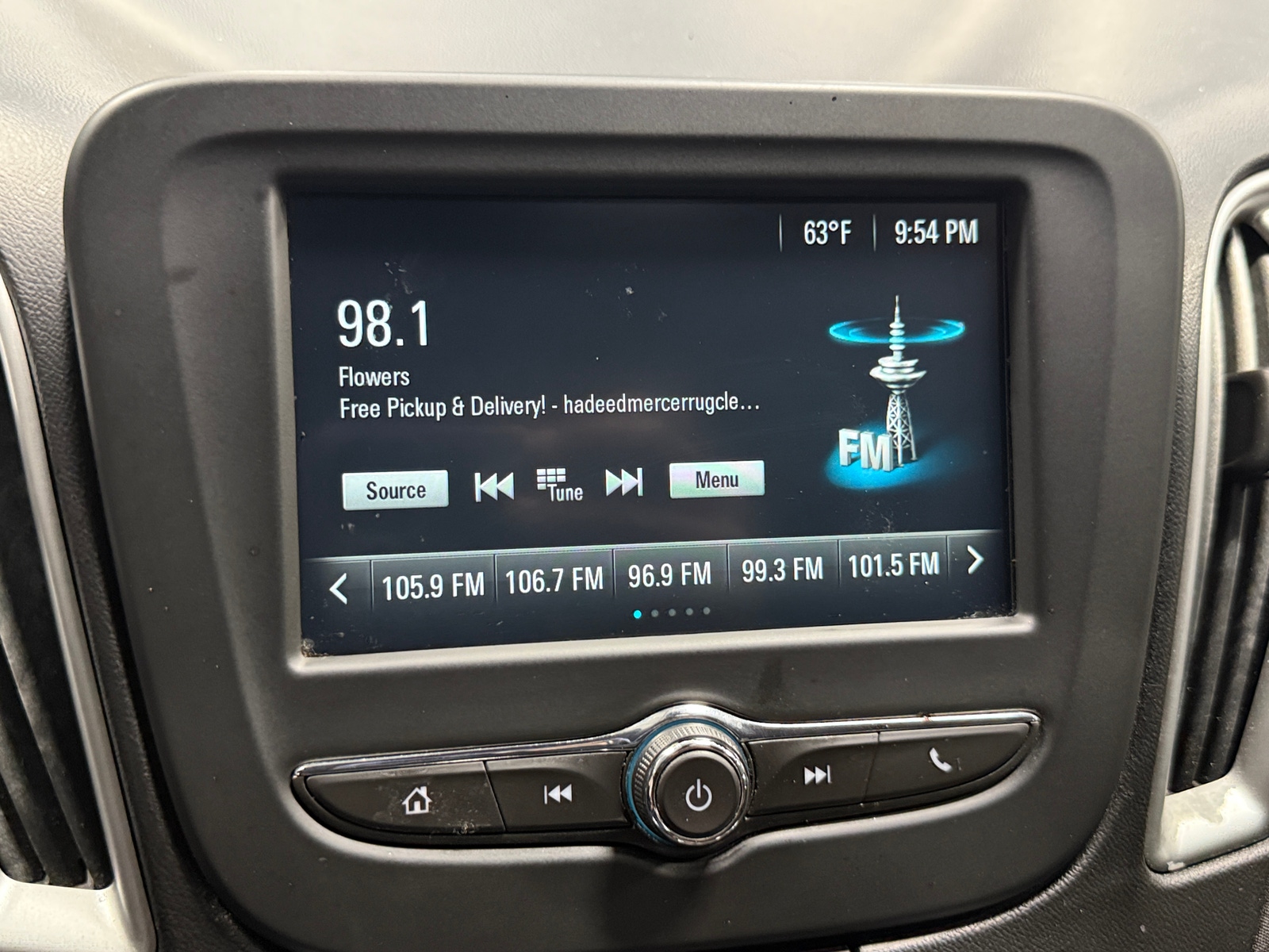 Thumbnail: 2018 Chevrolet Malibu - 4