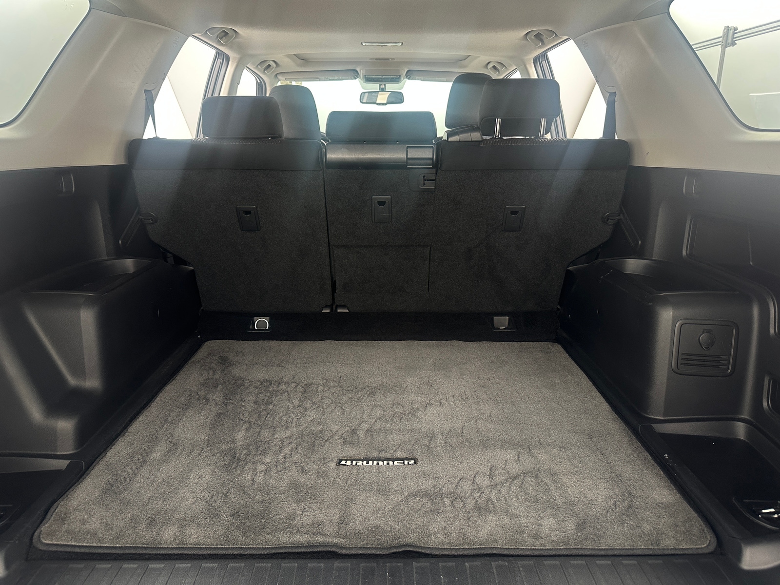 Thumbnail: 2010 Toyota 4Runner - 7