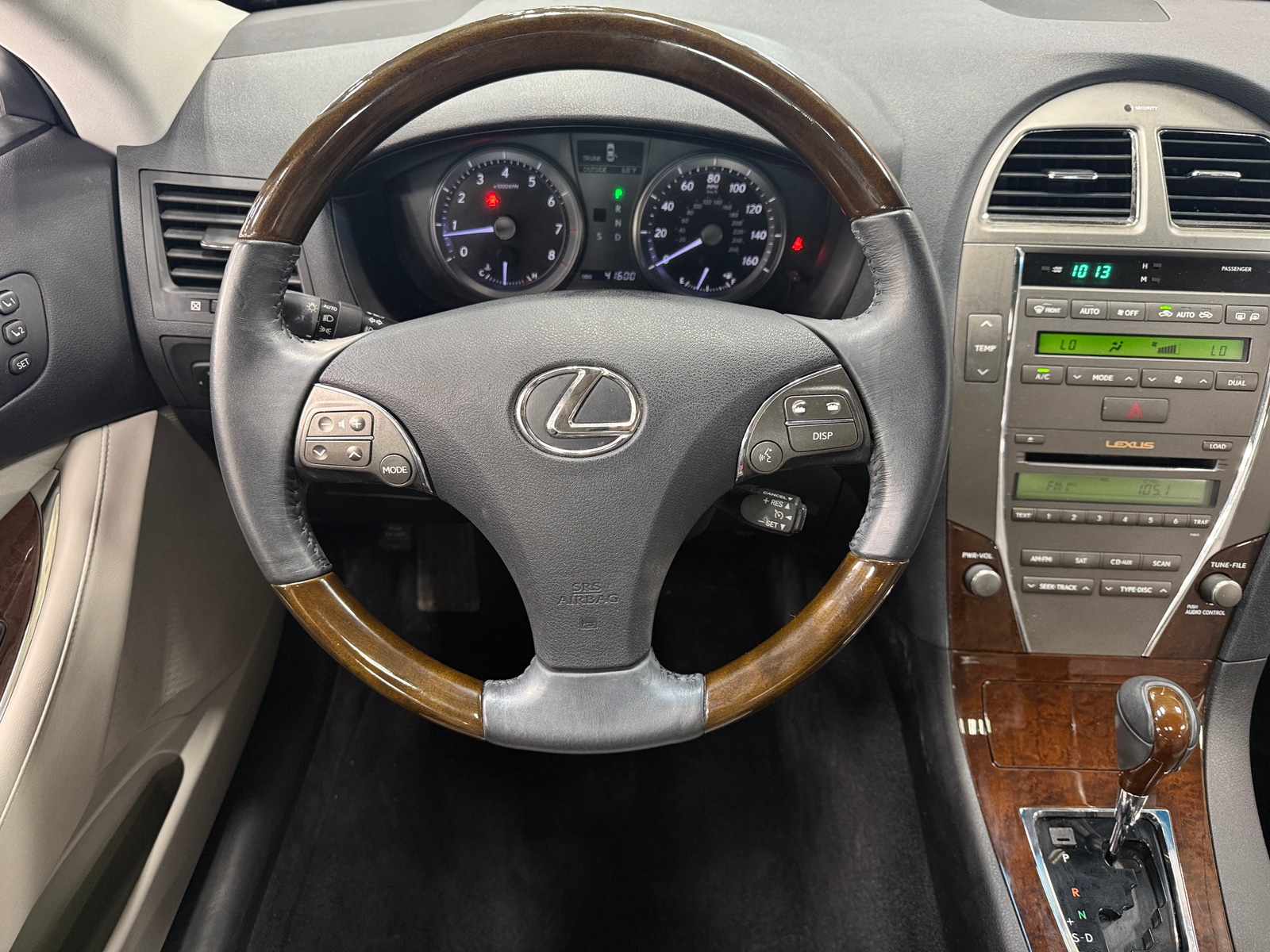 Thumbnail: 2010 Lexus ES - 4