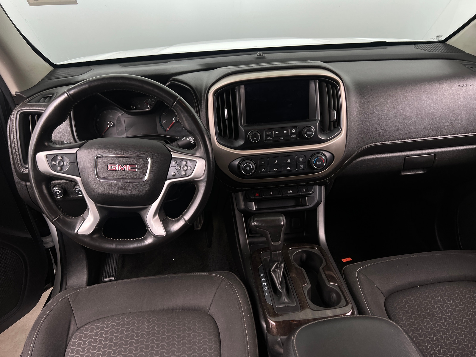Thumbnail: 2018 GMC Canyon - 3