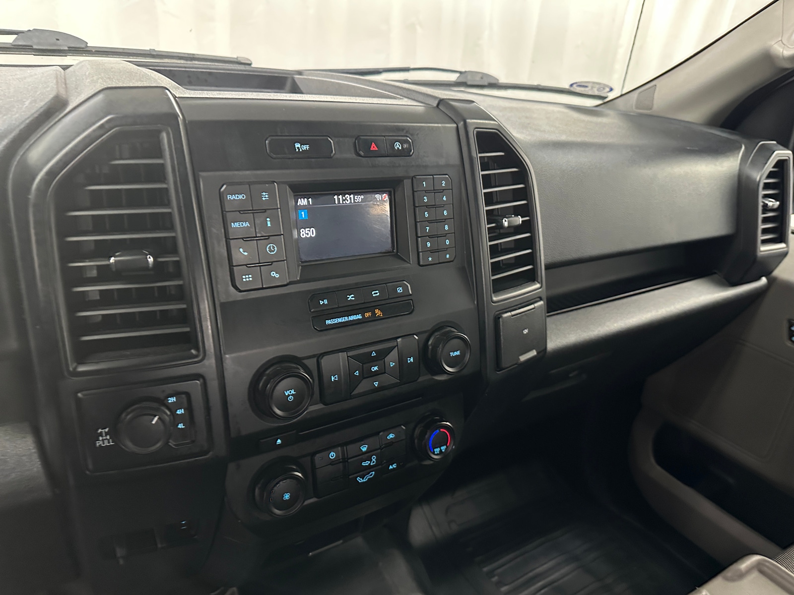 Thumbnail: 2018 Ford Econoline - 4