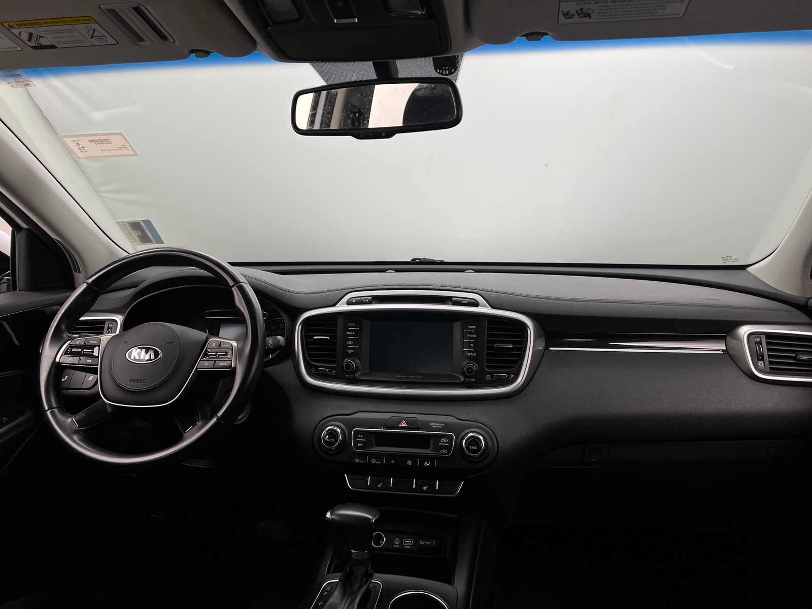 Thumbnail: 2019 Kia Sorento - 3