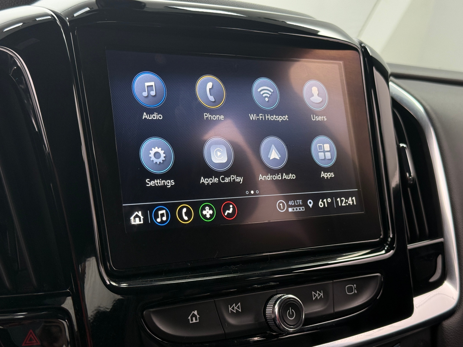 Thumbnail: 2023 Chevrolet Traverse - 3