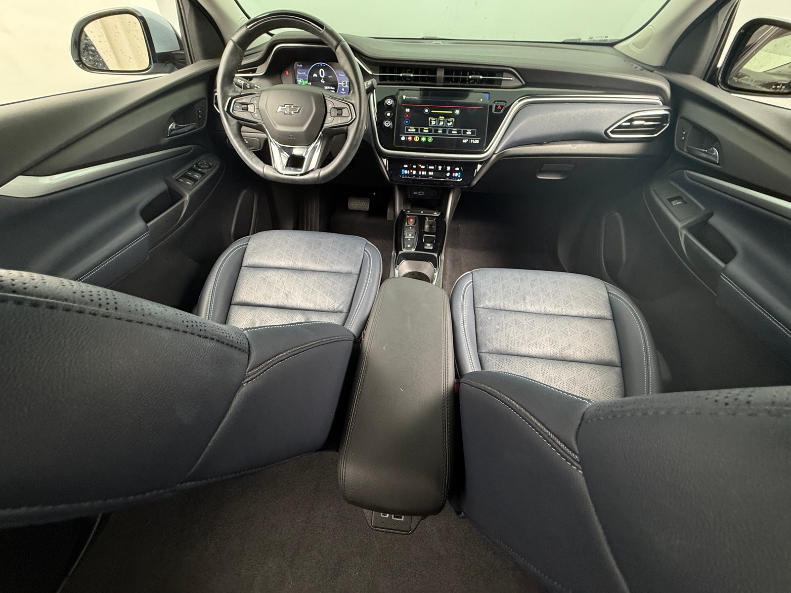 Thumbnail: 2023 Chevrolet Bolt EUV - 2