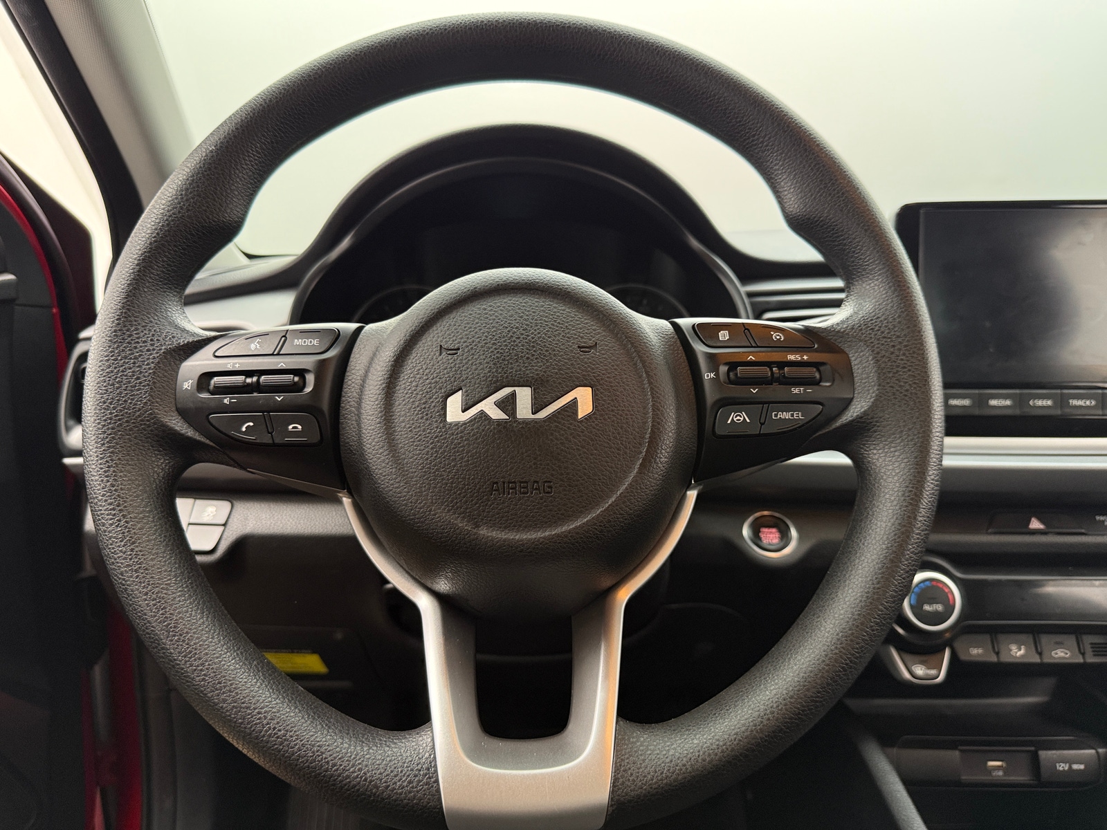 Thumbnail: 2023 Kia Rio - 5