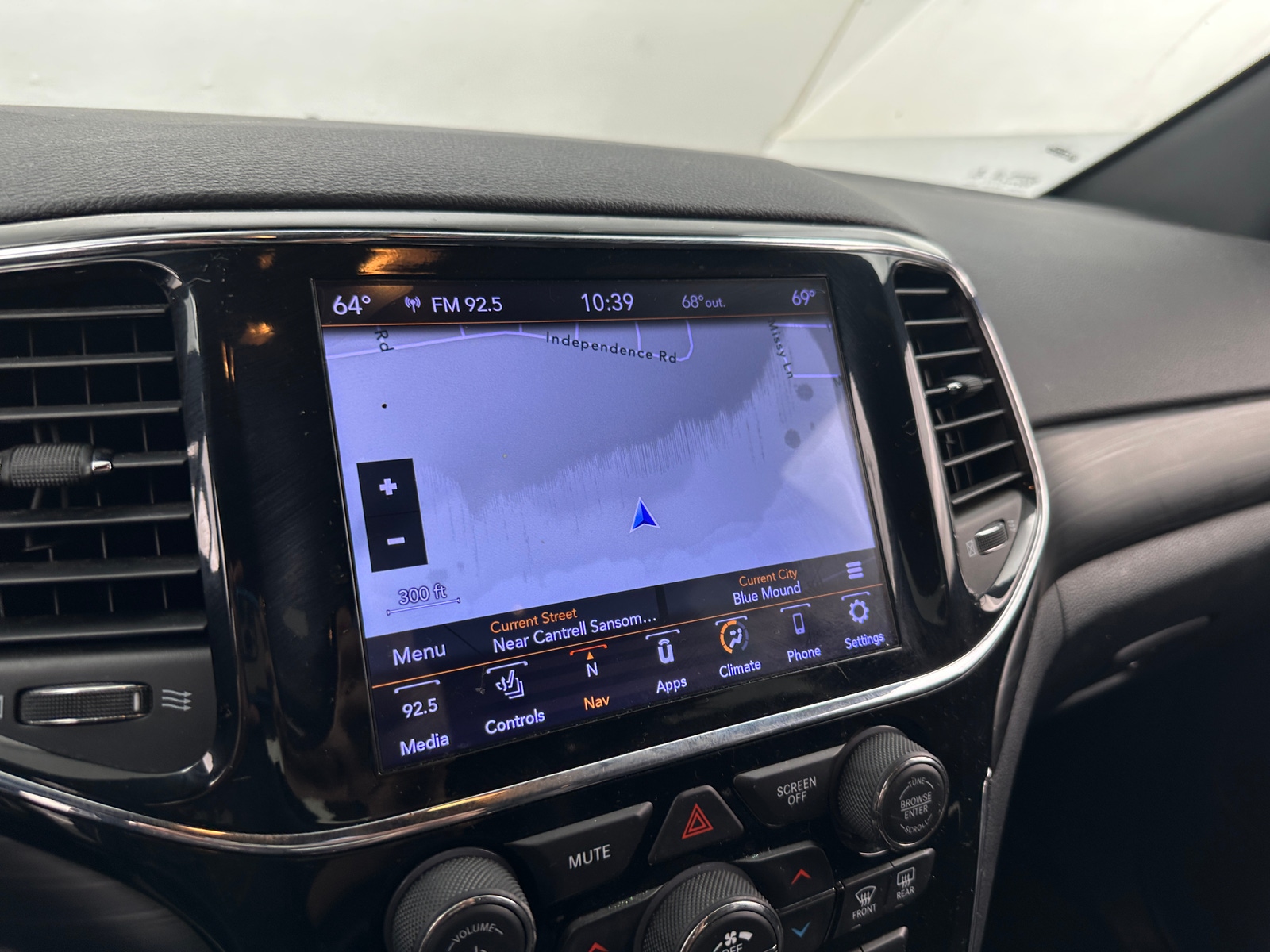 Thumbnail: 2020 Jeep Grand Cherokee - 4