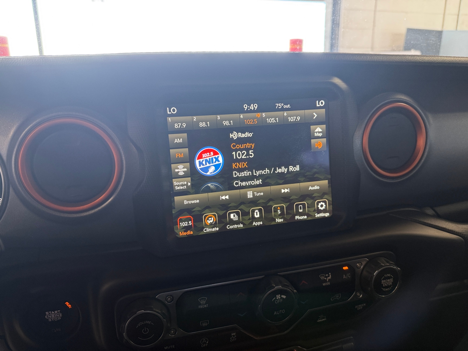 Thumbnail: 2020 Jeep Gladiator - 3