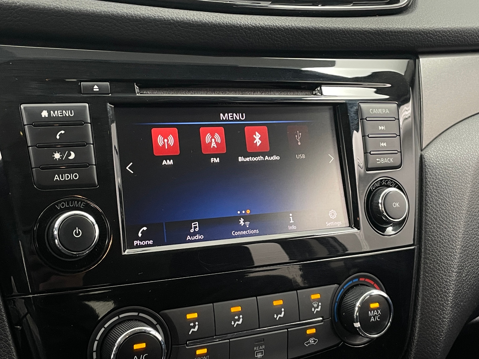 Thumbnail: 2019 Nissan Rogue Sport - 4