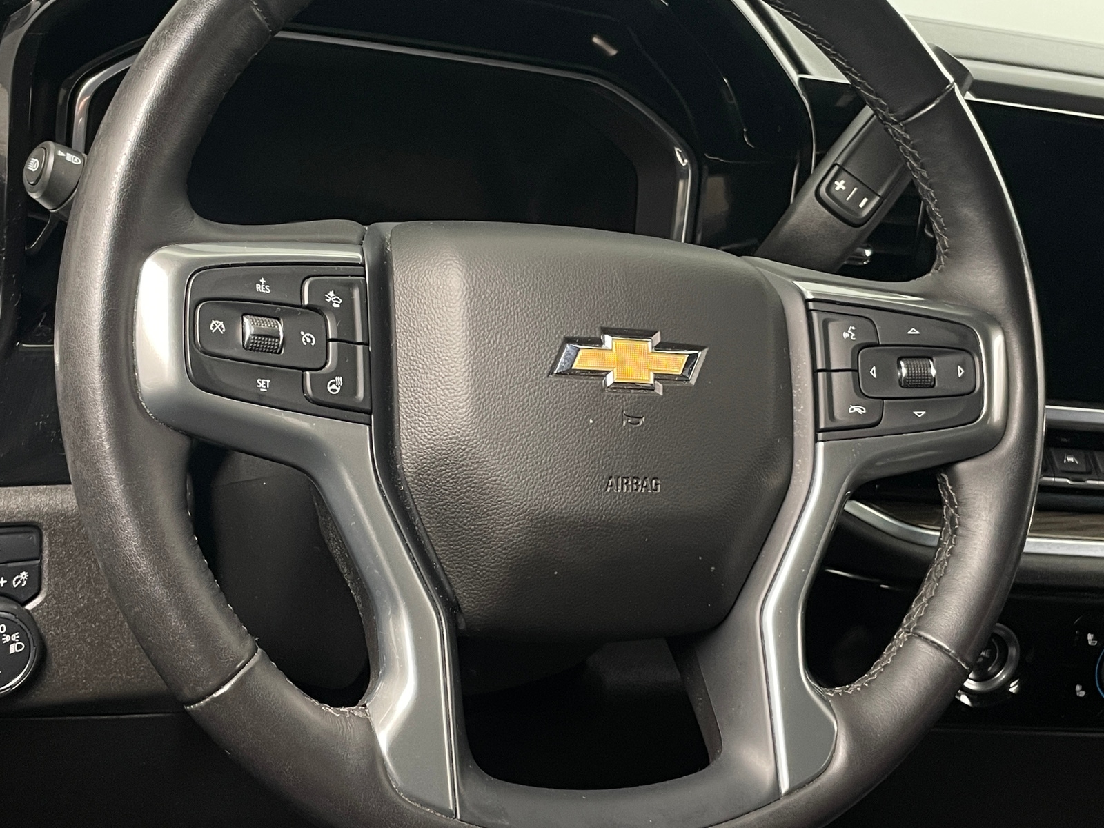 Thumbnail: 2022 Chevrolet Silverado 1500 - 5