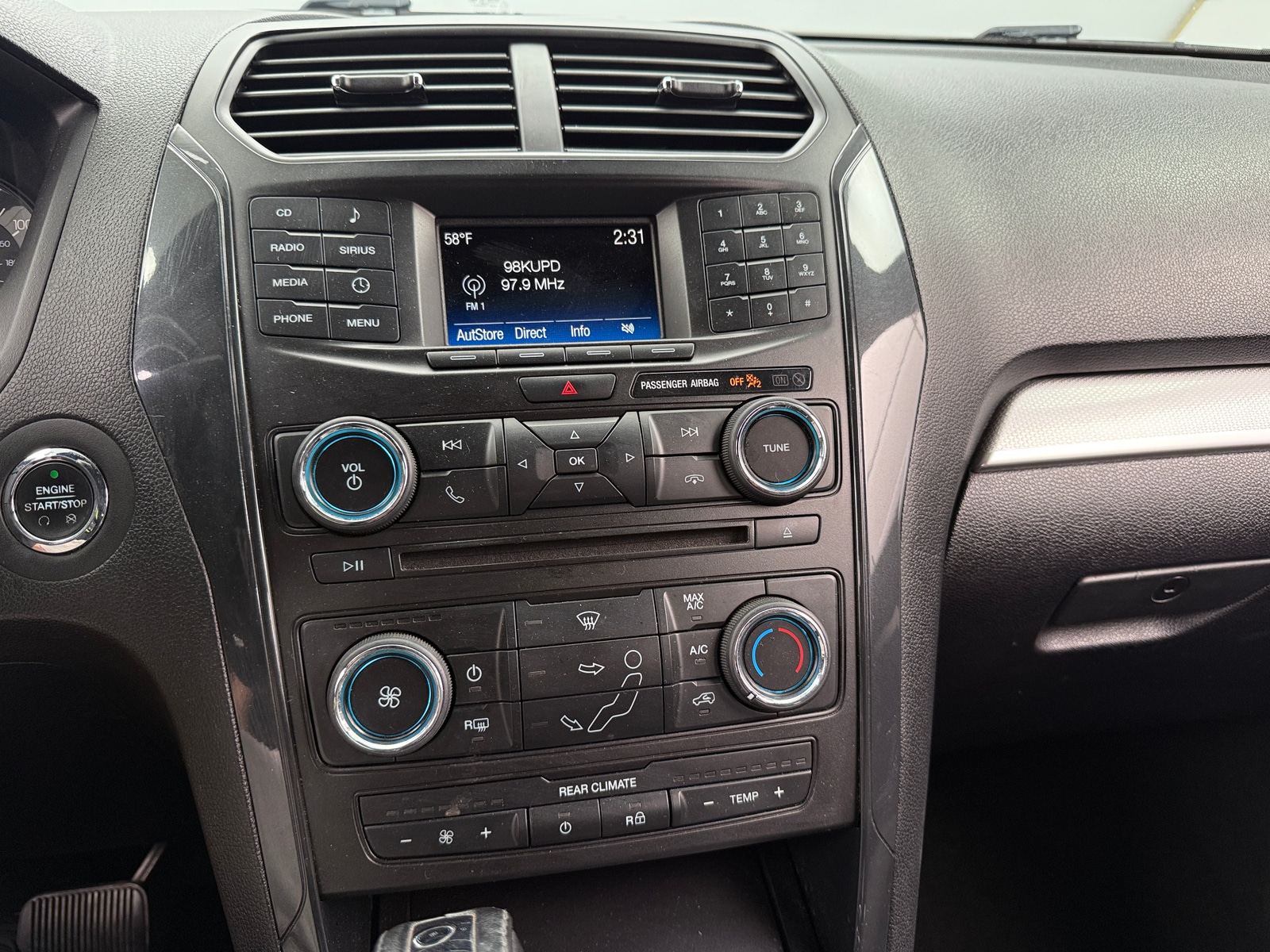 Thumbnail: 2017 Ford Explorer - 4