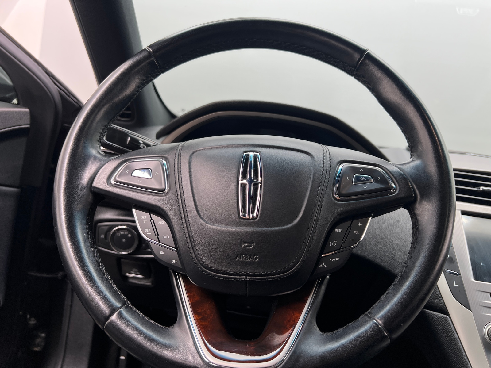 Thumbnail: 2018 Lincoln MKZ - 4