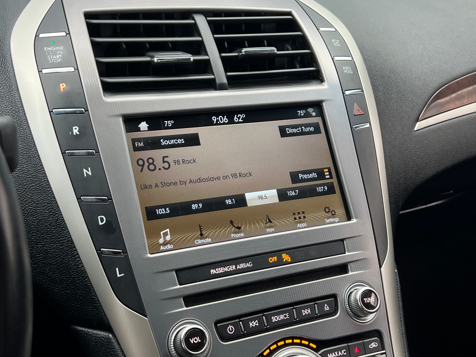 Thumbnail: 2018 Lincoln MKZ - 3