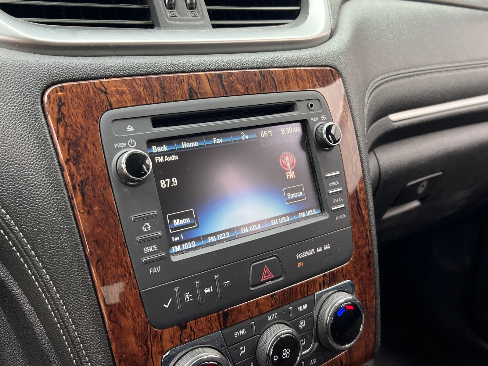 Thumbnail: 2014 Chevrolet Traverse - 4