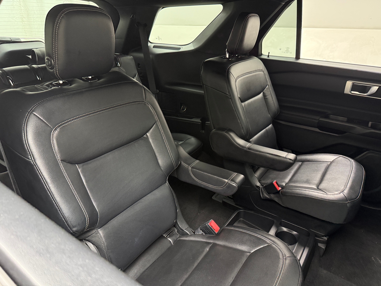 Thumbnail: 2020 Ford Explorer - 6