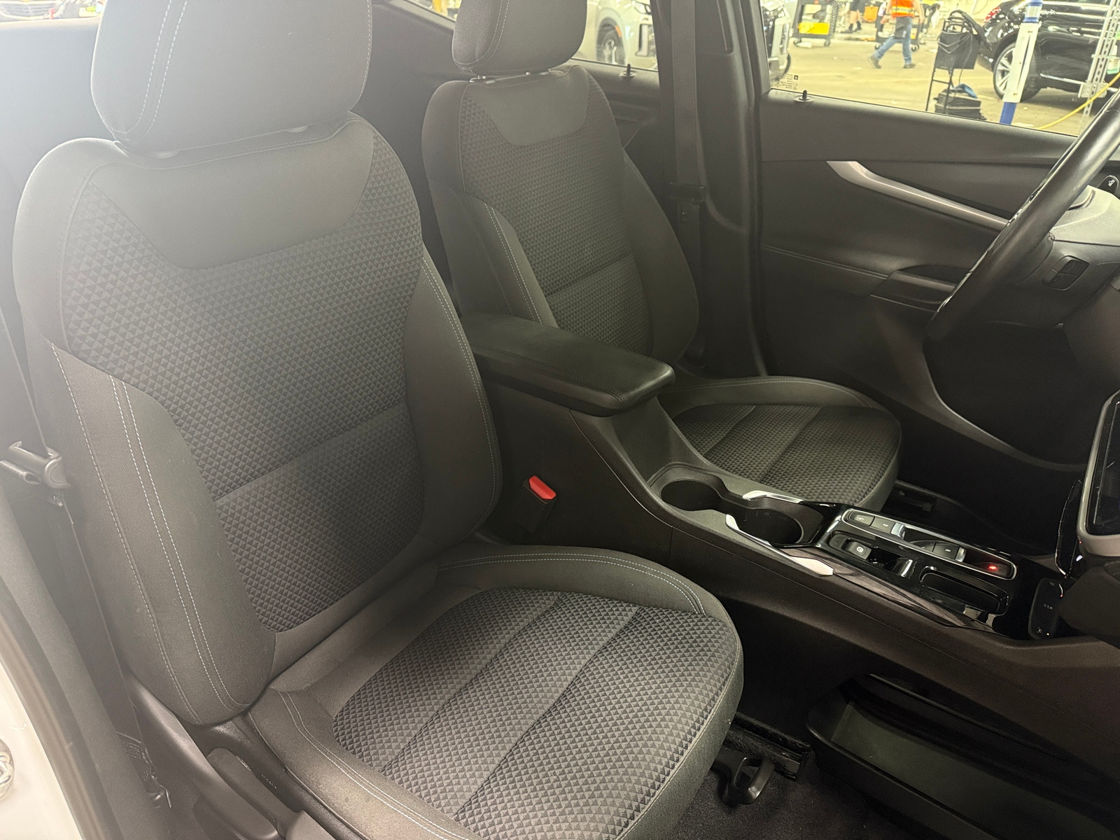 Thumbnail: 2023 Chevrolet Bolt EUV - 2