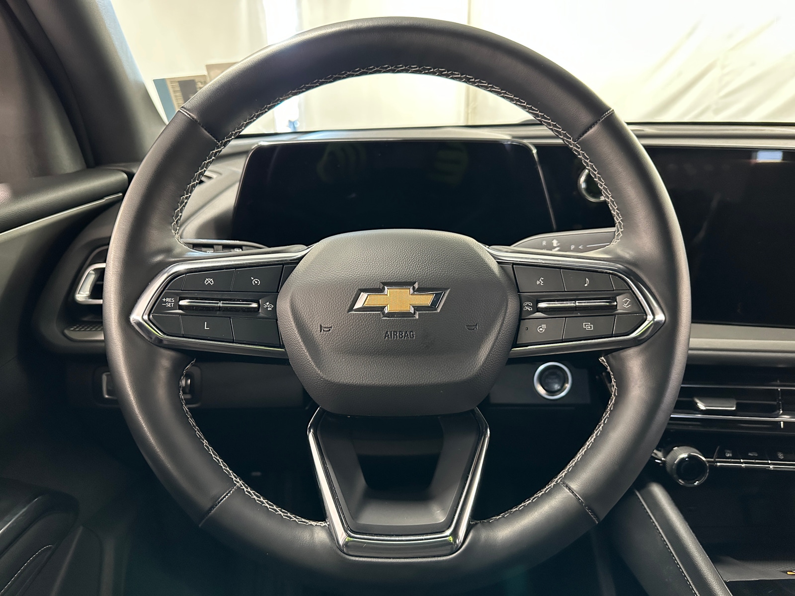 Thumbnail: 2024 Chevrolet Traverse - 5