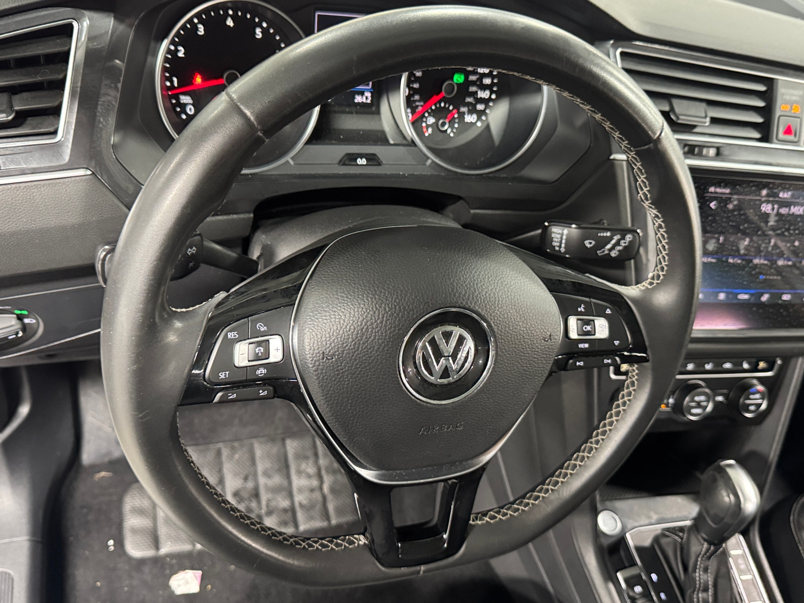 Thumbnail: 2021 Volkswagen Tiguan - 4