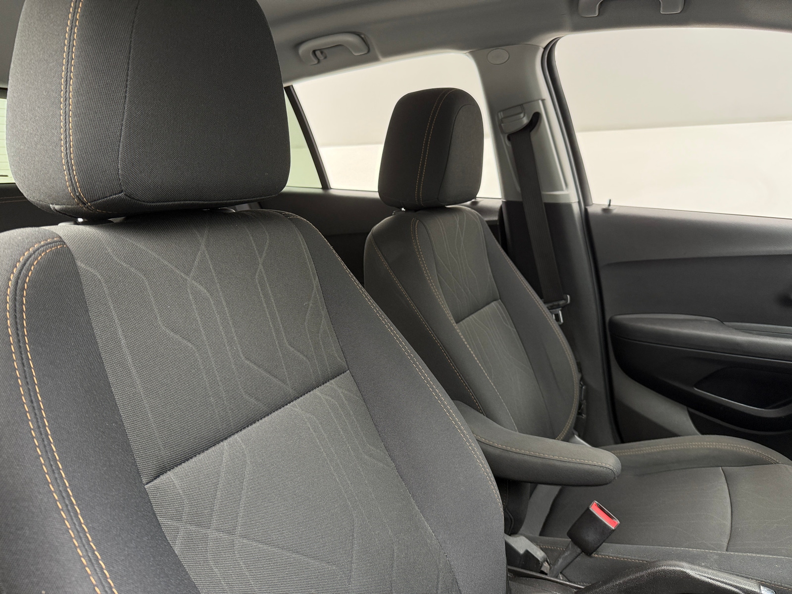 Thumbnail: 2017 Chevrolet Trax - 2