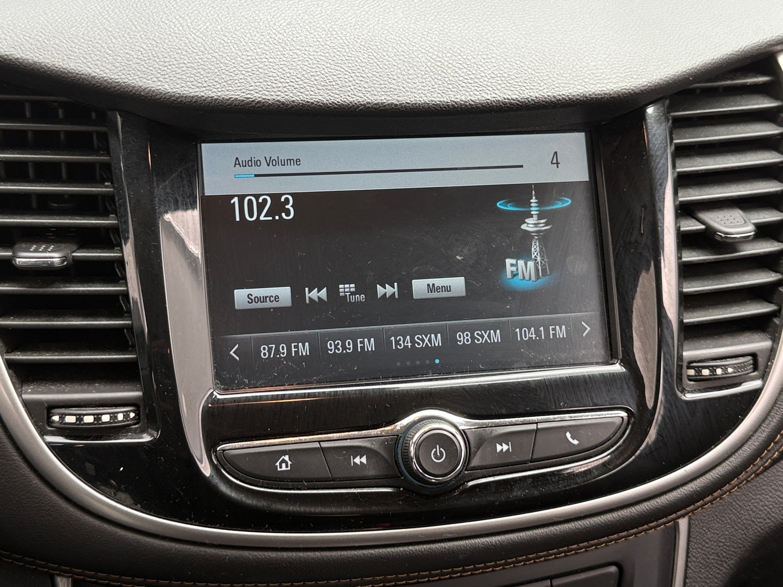 Thumbnail: 2017 Chevrolet Trax - 4