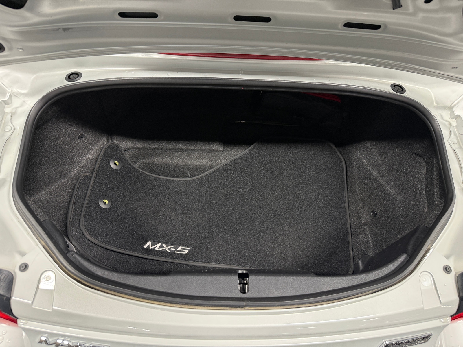 Thumbnail: 2016 Mazda MX-5 Miata - 5