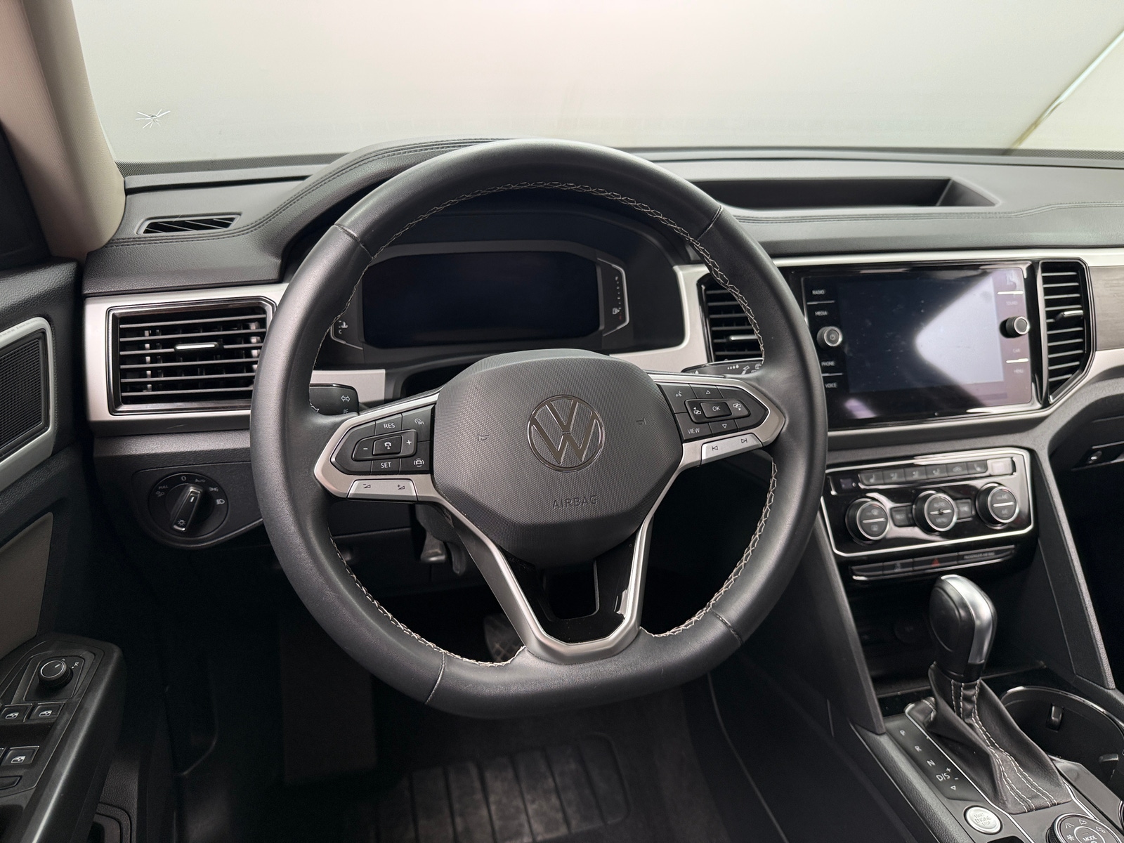 Thumbnail: 2023 Volkswagen Atlas - 4