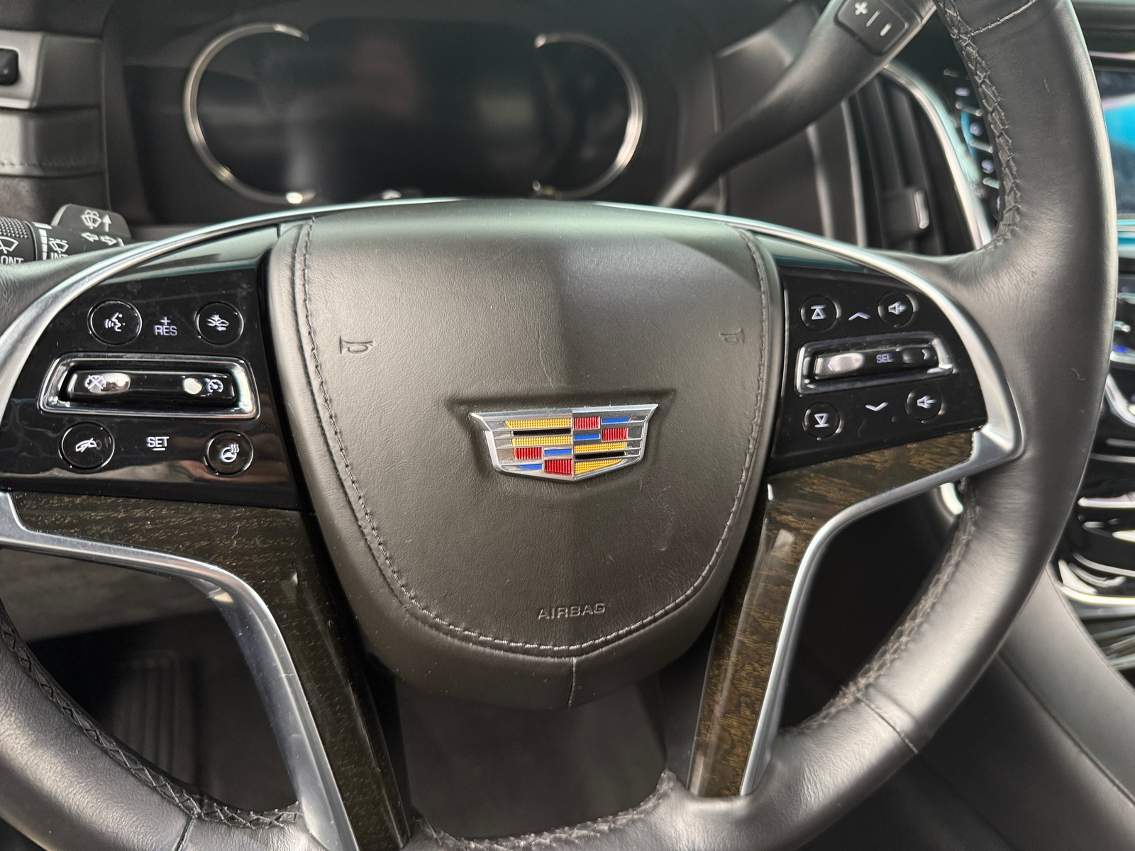 Thumbnail: 2018 Cadillac Escalade - 4