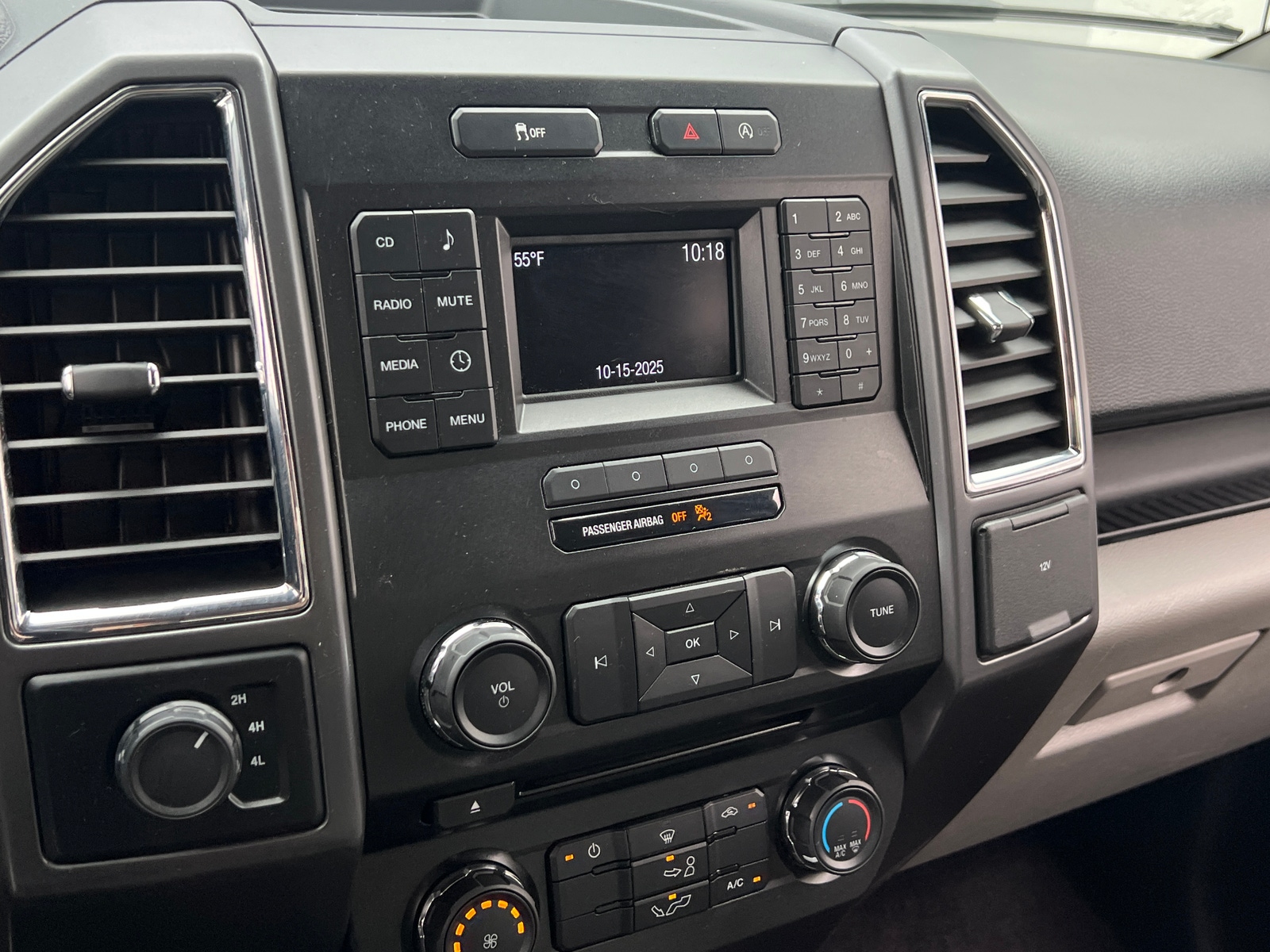 Thumbnail: 2016 Ford Econoline - 4