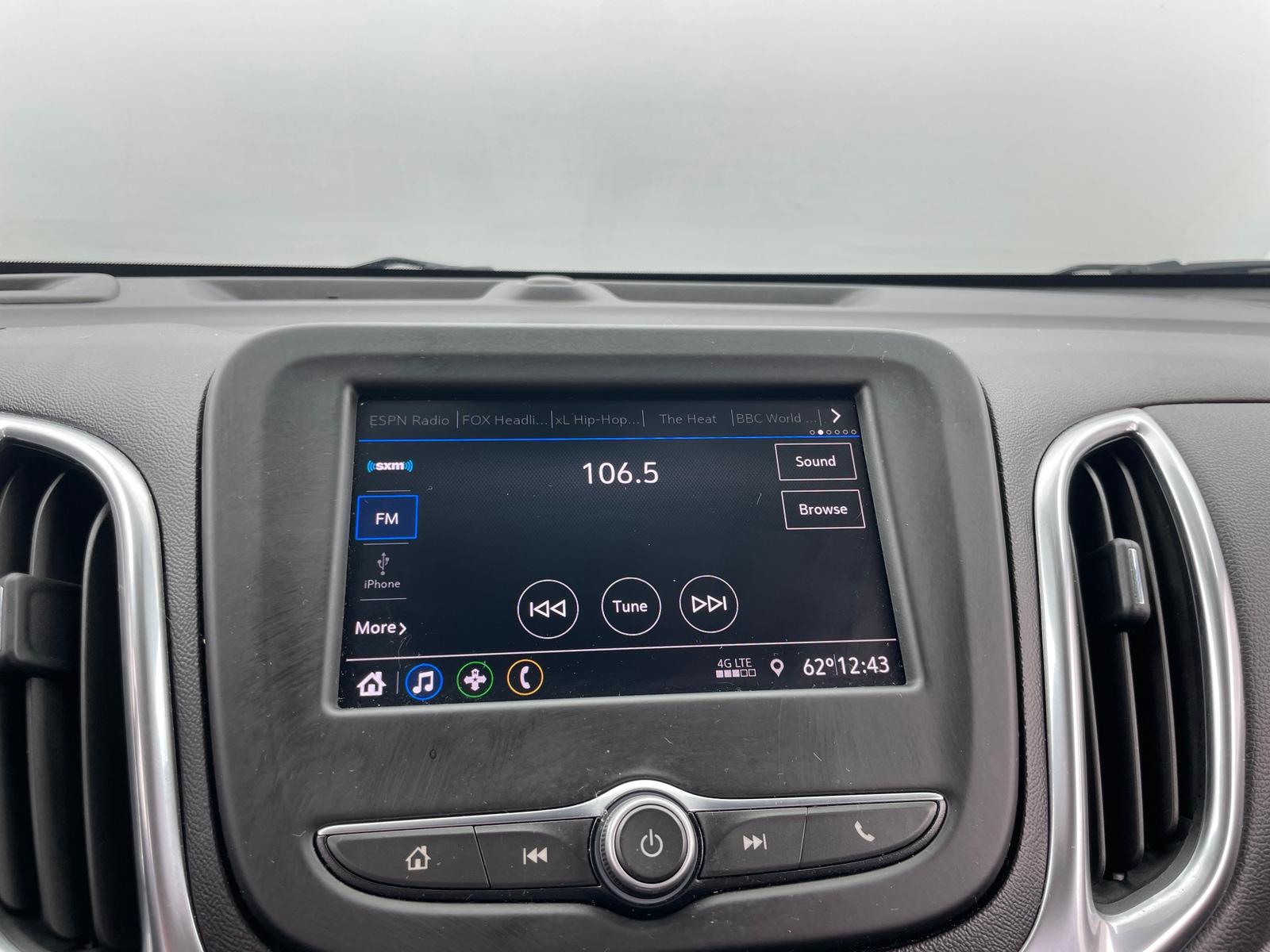 Thumbnail: 2020 Chevrolet Equinox - 4
