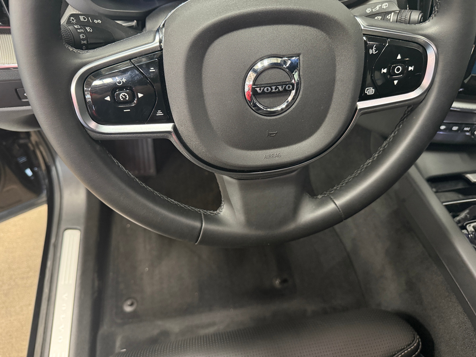 Thumbnail: 2024 Volvo XC60 - 4