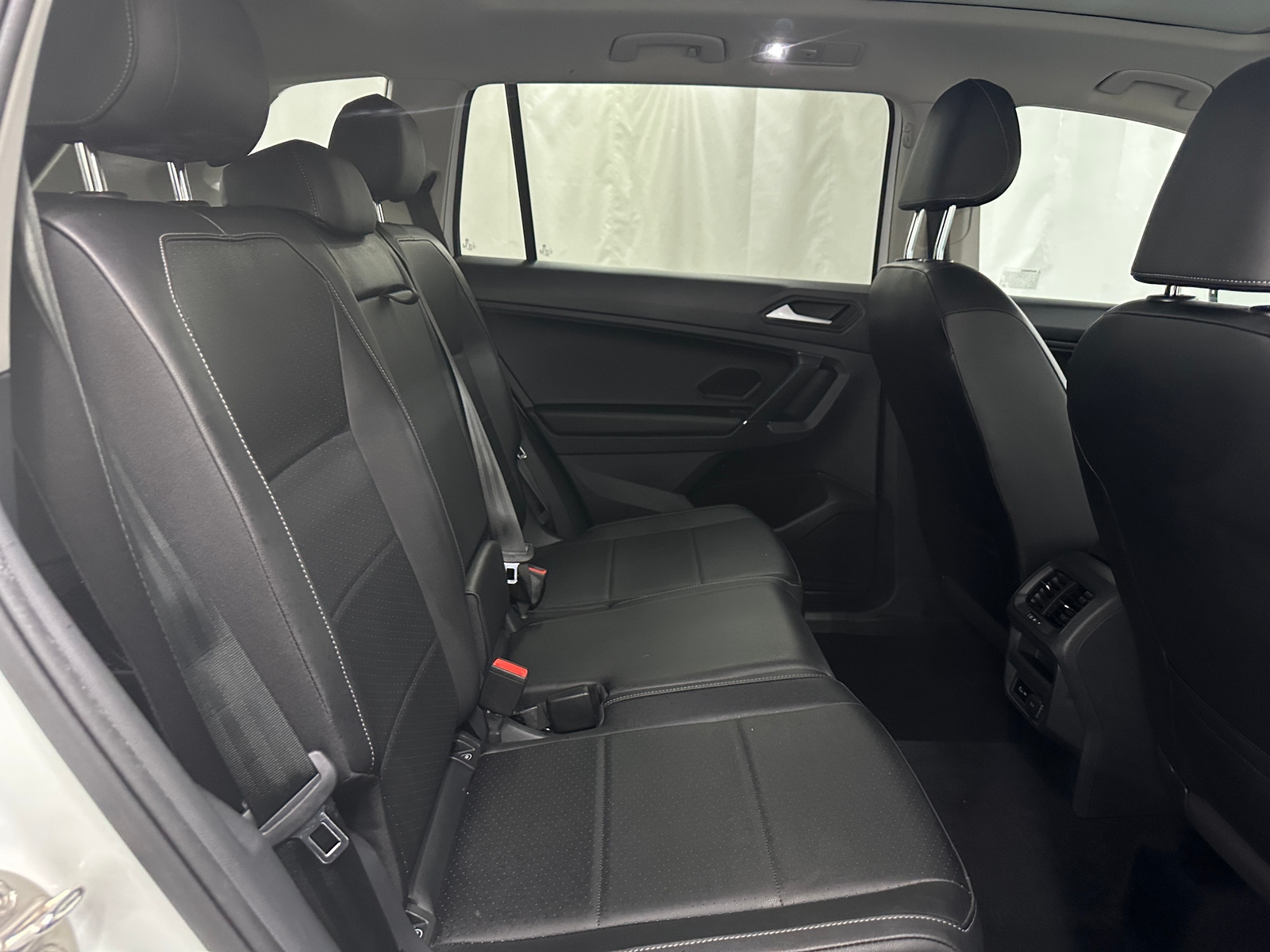Thumbnail: 2020 Volkswagen Tiguan - 5