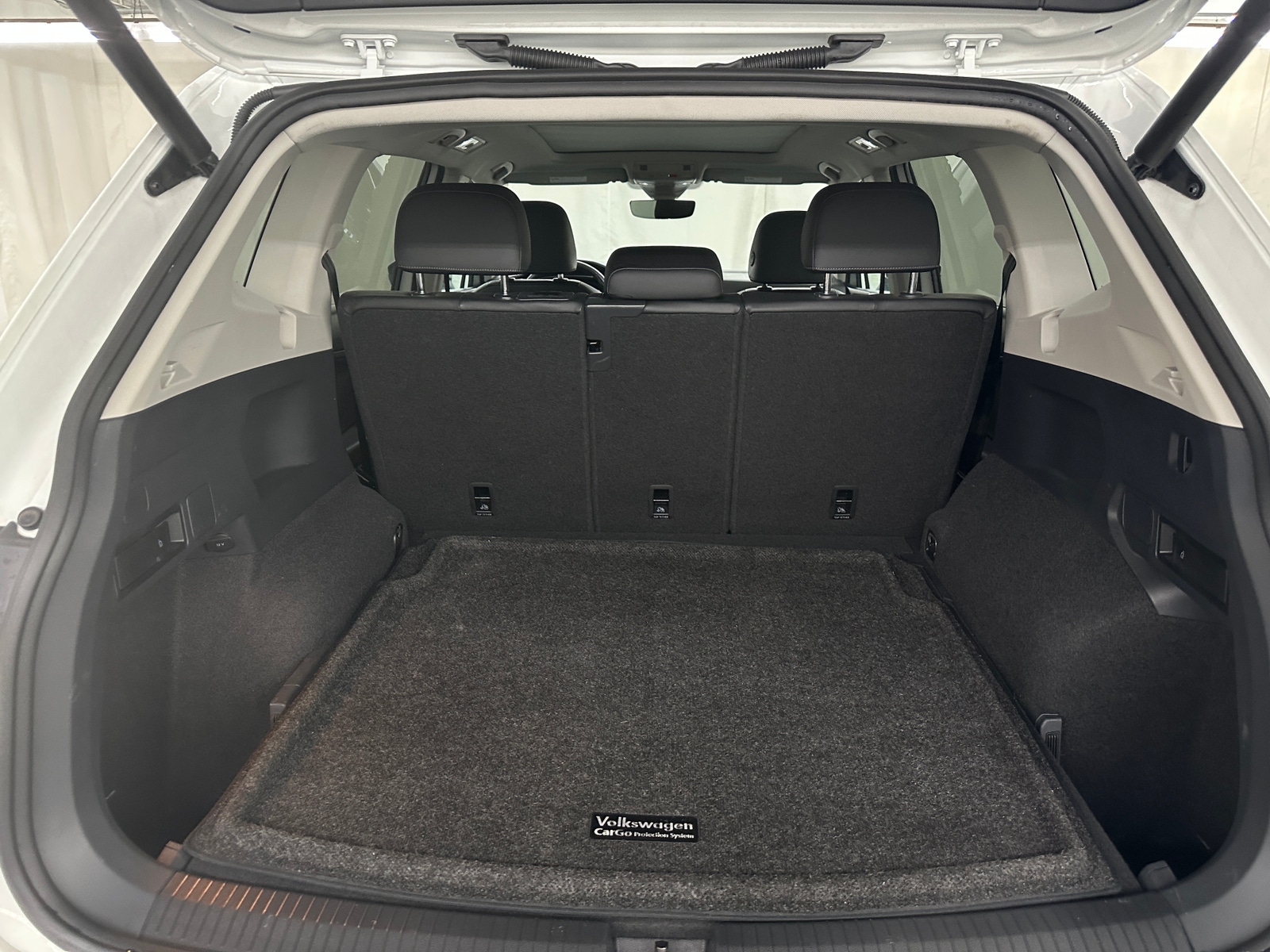 Thumbnail: 2020 Volkswagen Tiguan - 6