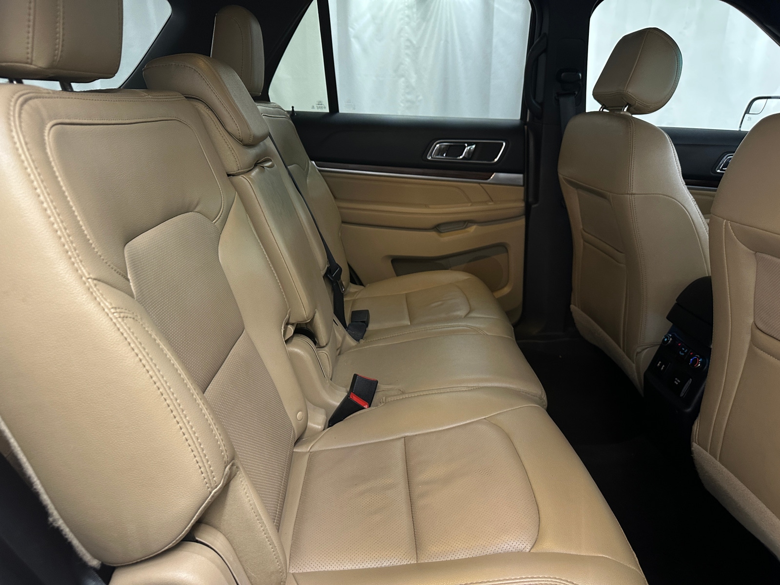 Thumbnail: 2016 Ford Explorer - 5