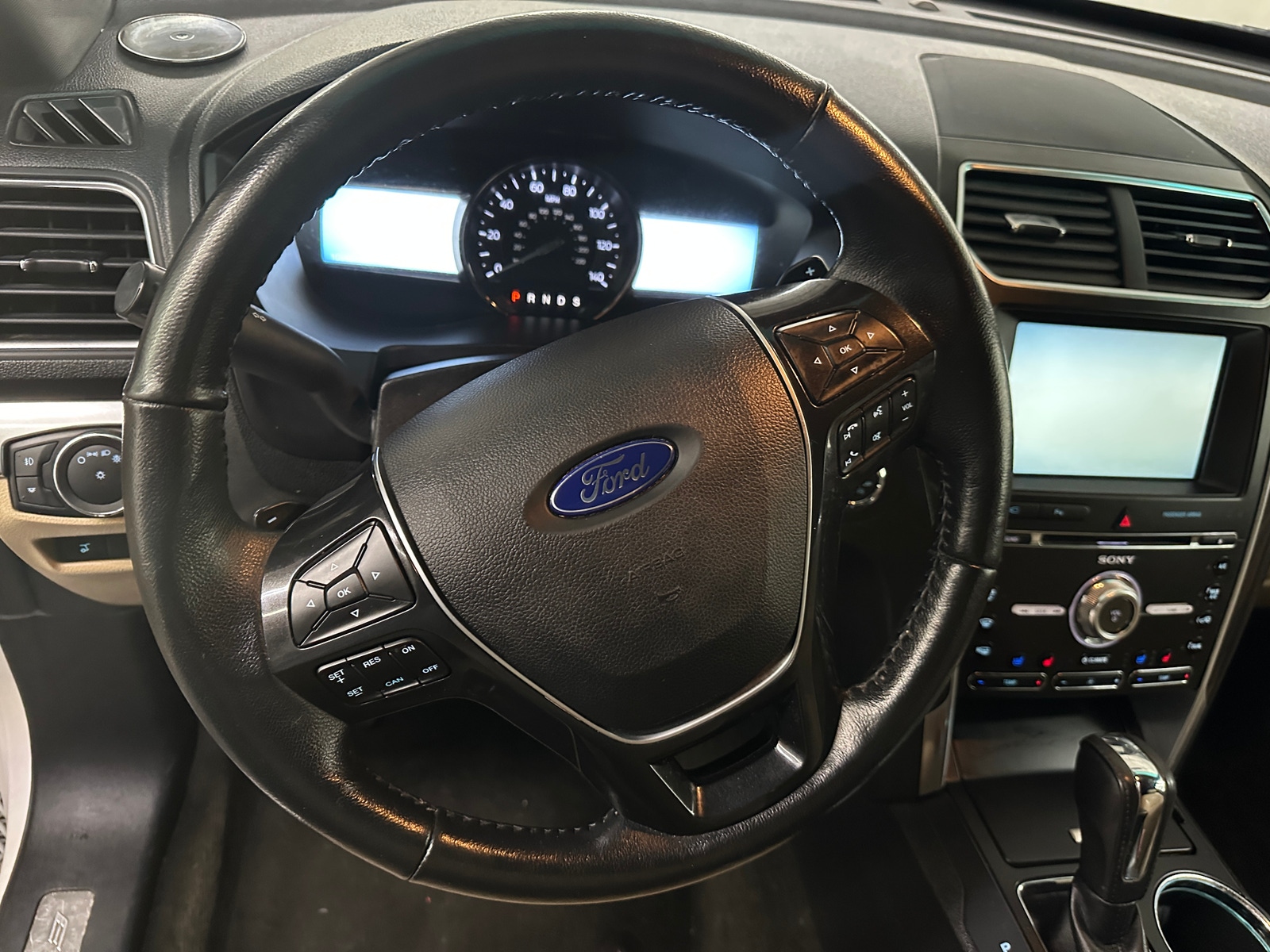 Thumbnail: 2016 Ford Explorer - 4