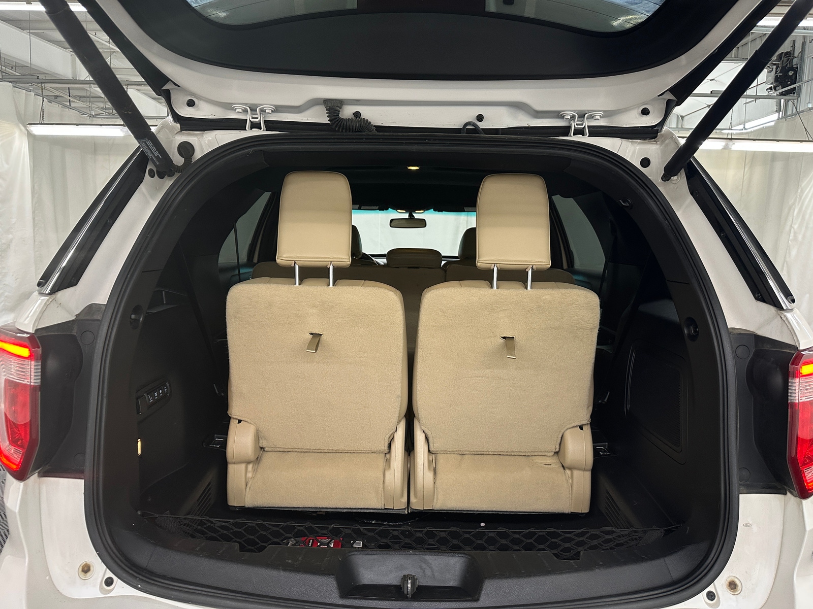 Thumbnail: 2016 Ford Explorer - 6