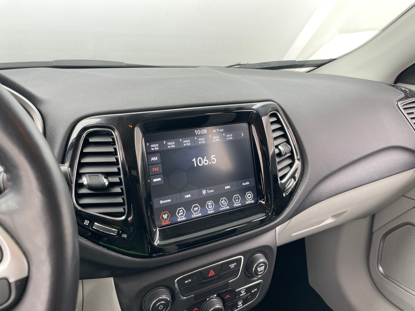 Thumbnail: 2020 Jeep Compass - 3