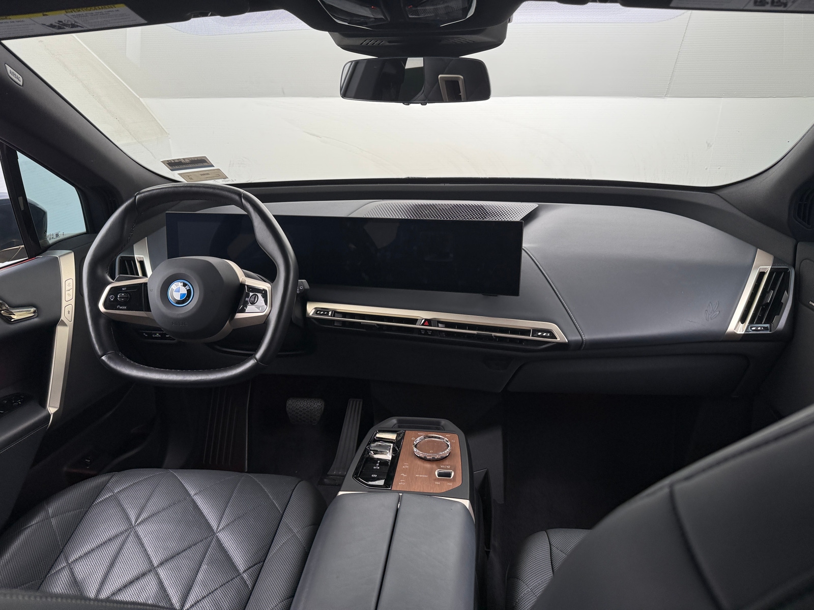 Thumbnail: 2023 BMW iX - 2