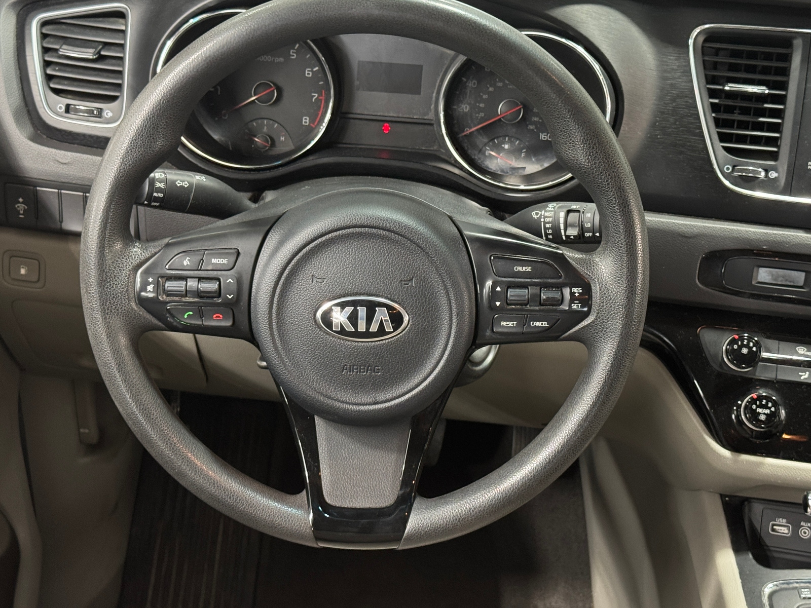 Thumbnail: 2016 Kia Sedona - 5