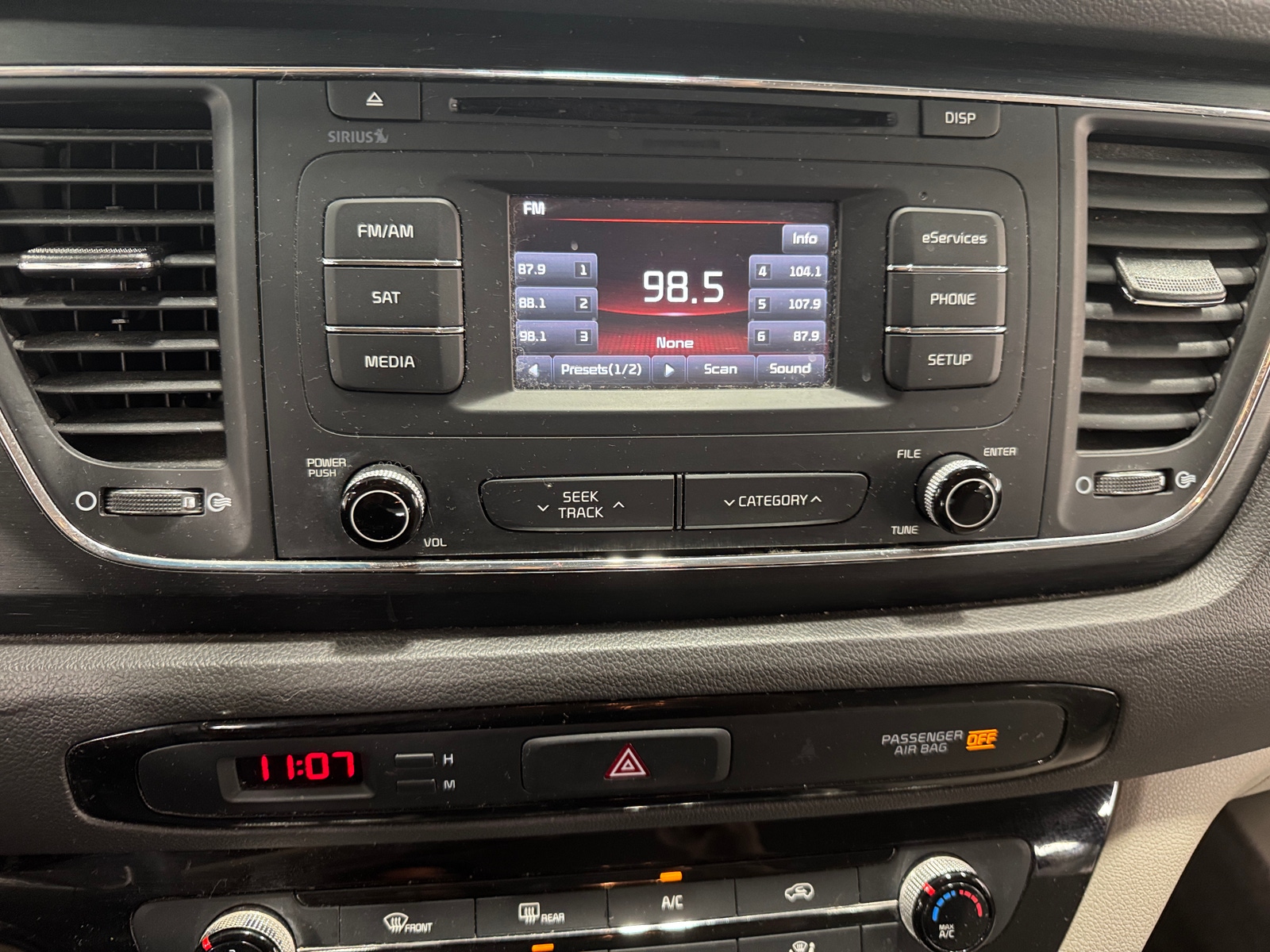 Thumbnail: 2016 Kia Sedona - 4