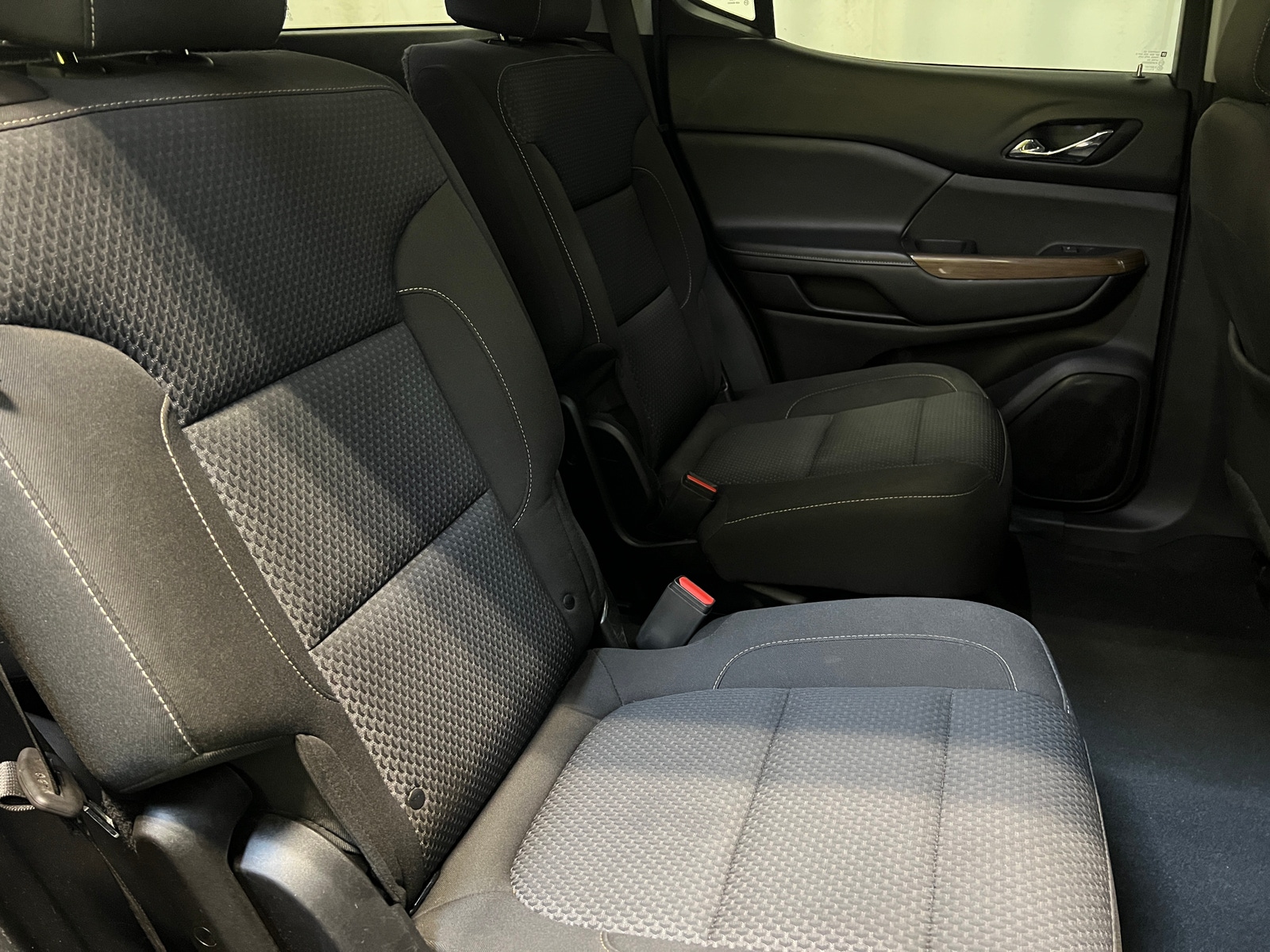 Thumbnail: 2023 GMC Acadia - 6