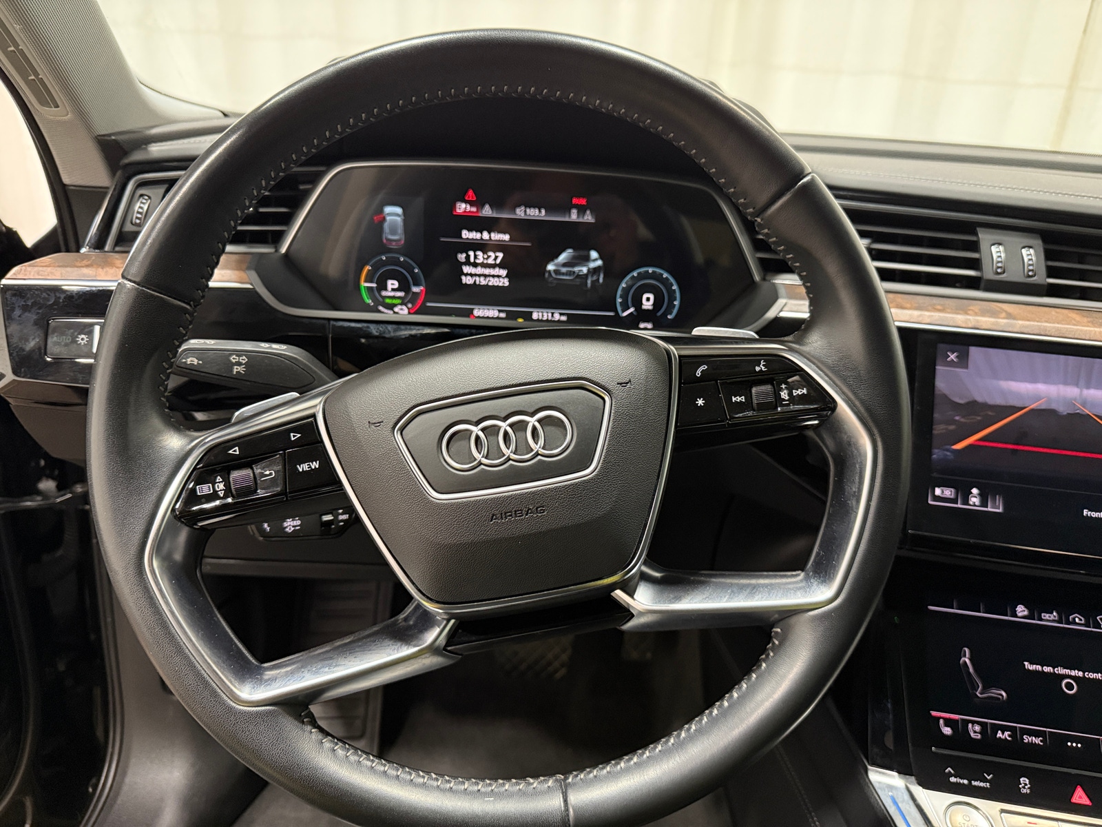 Thumbnail: 2019 Audi e-tron - 4