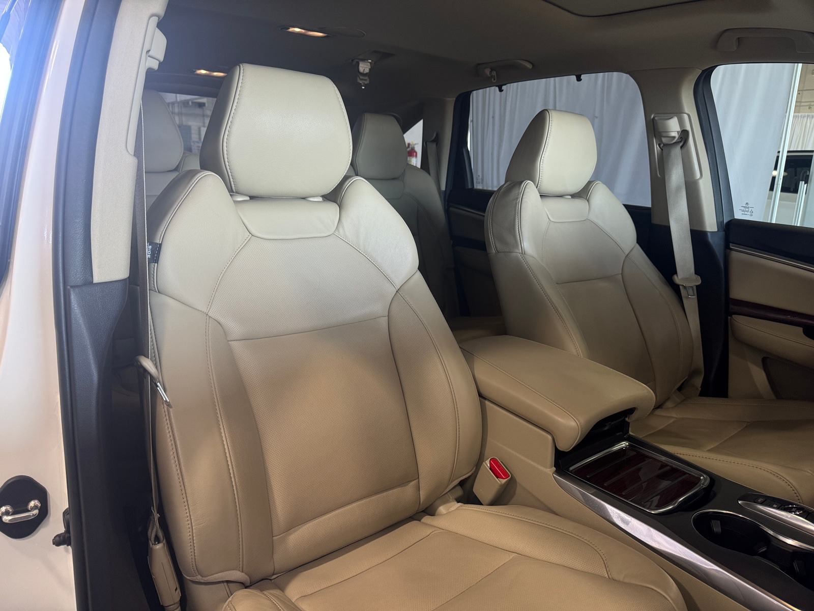 Thumbnail: 2016 Acura MDX - 2