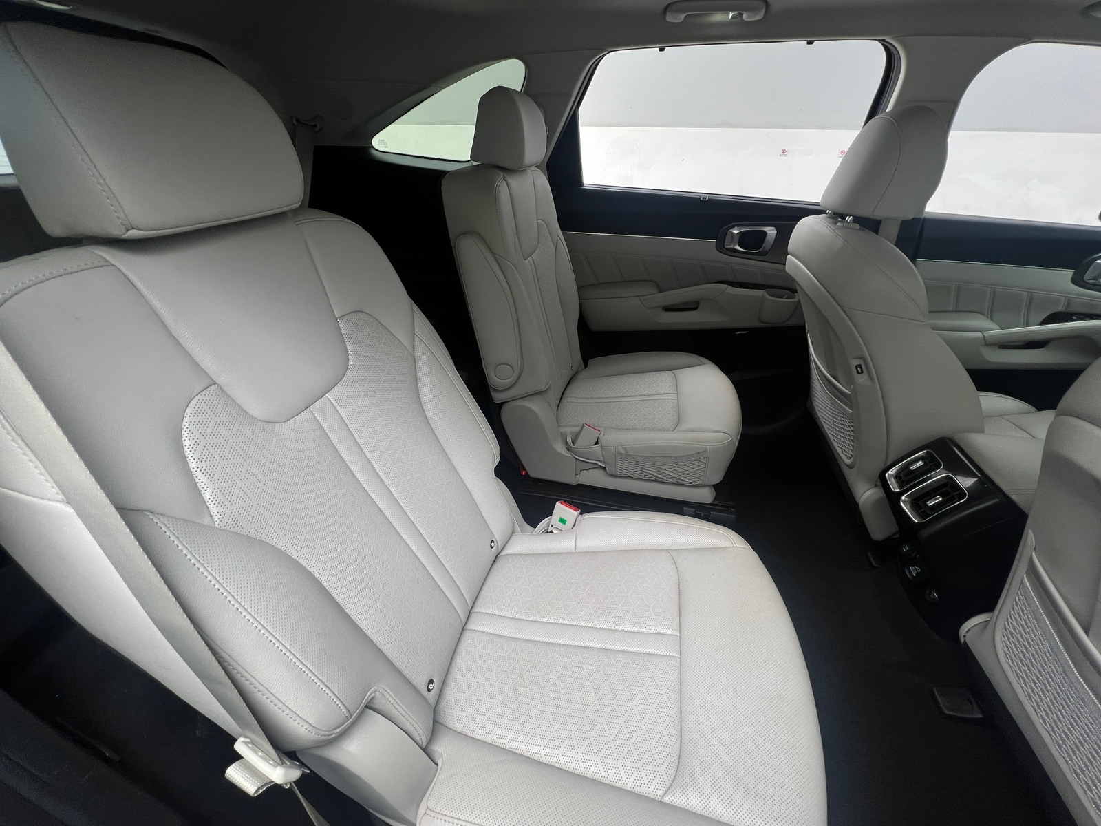 Thumbnail: 2023 Kia Sorento - 5