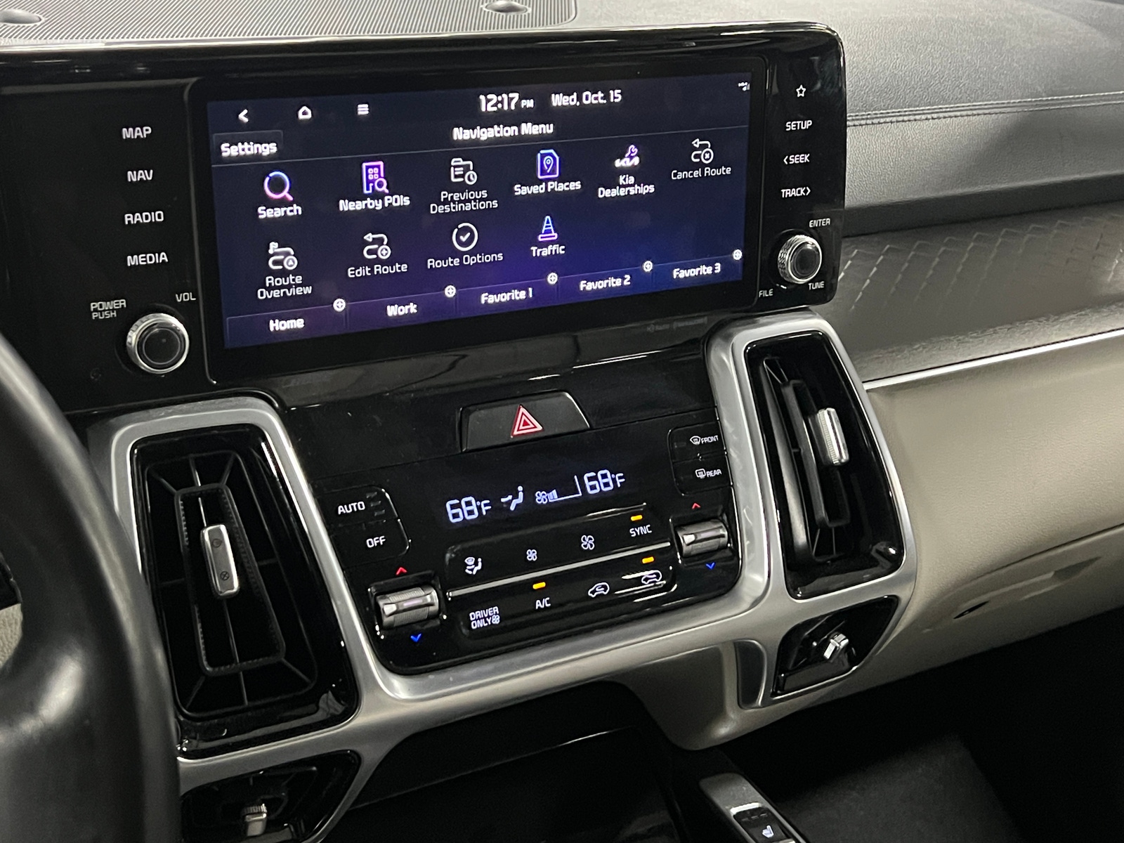 Thumbnail: 2023 Kia Sorento - 3