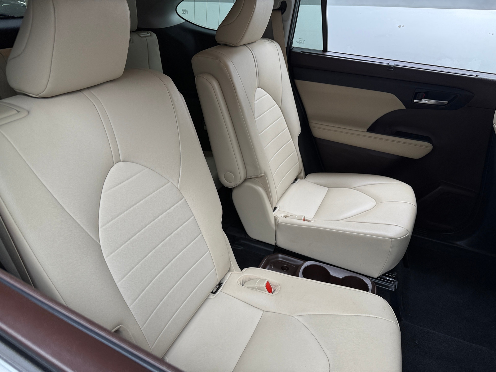 Thumbnail: 2020 Toyota Highlander - 6